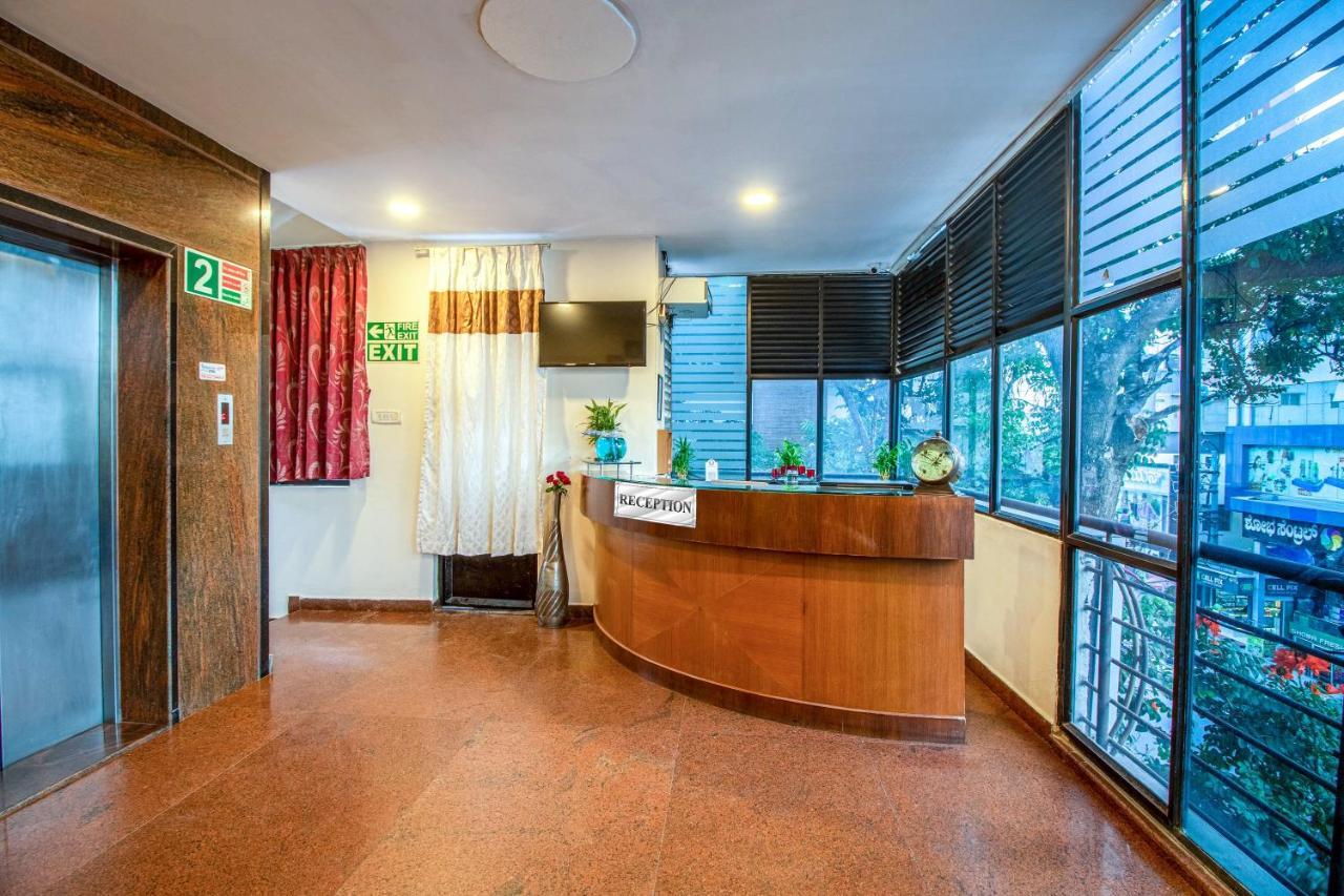 Hotel Royal Classio, Bangalore Buitenkant foto