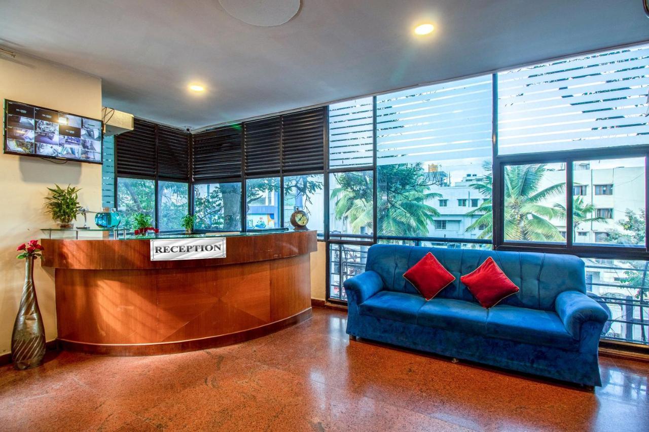 Hotel Royal Classio, Bangalore Buitenkant foto