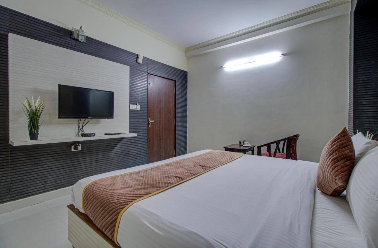 Hotel Royal Classio, Bangalore Buitenkant foto