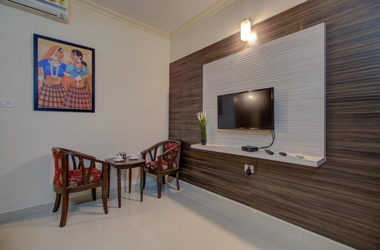 Hotel Royal Classio, Bangalore Buitenkant foto